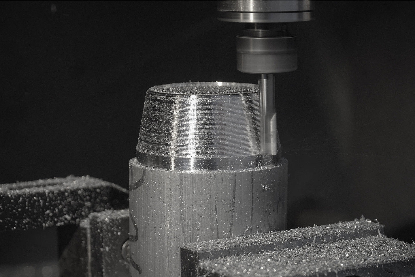 machined aluminium 2 in 1 charging stand apple watch and iphone